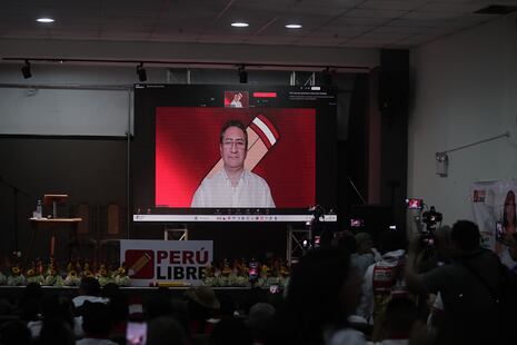 Lápiz golpista y pataletas políticas: las chiquitas que sacuden al oficialismo