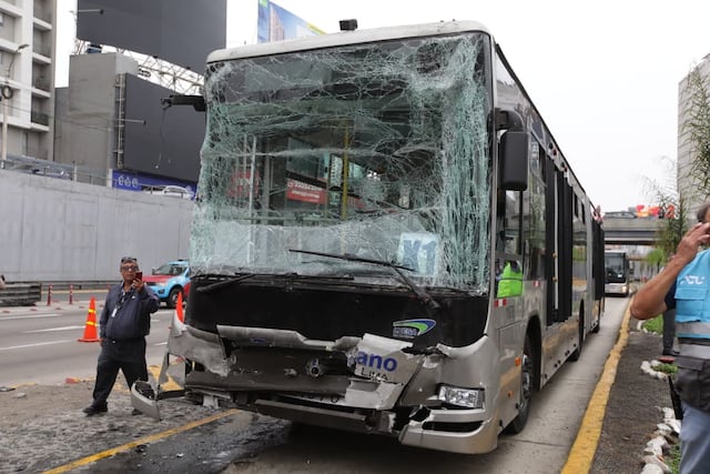 Triple choque en el Metropolitano deja al menos 40 heridos en Miraflores (Fotos: Violeta Ayasta/GEC)