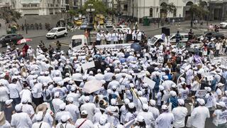 Colegio Médico del Perú exige derogación de la Ley 32210 y advierte huelga indefinida
