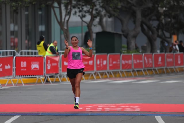 Maratón New Balance 15K Powerade by El Comercio reúne a miles de corredores en Lima (Fotos: Antonio Melgarejo/GEC)