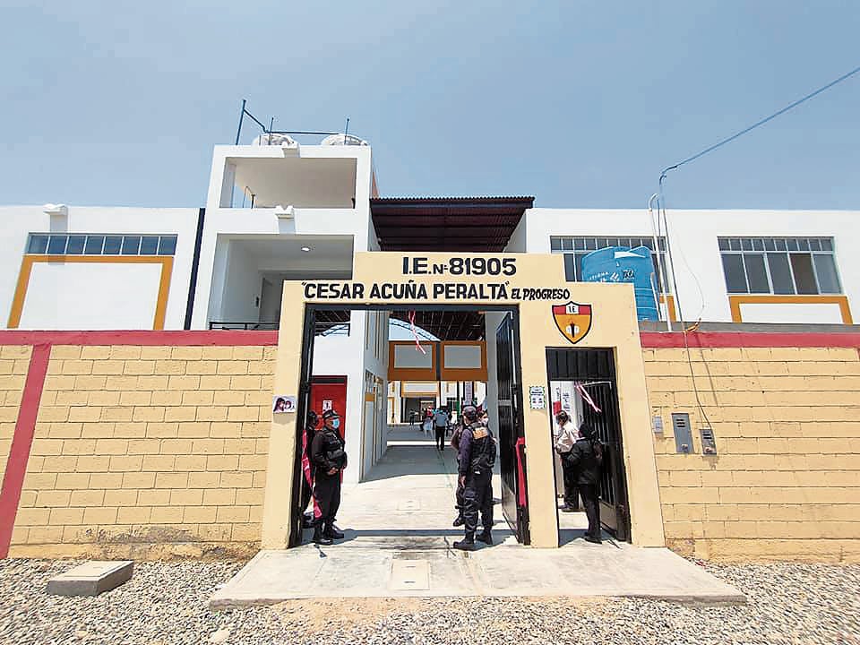 Delincuentes intimidan a directora y maestros de colegio en Chepén. Gerencia de Educación pide seguridad para instituciones educativas.
