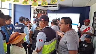 Nasca: tenso enfrentamiento en auditorio municipal en reunión sobre salida de OTASS
