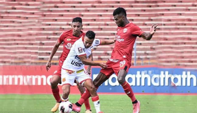 El equipo “Rojo matador” le gana a los albos y sale de la zona de descenso.