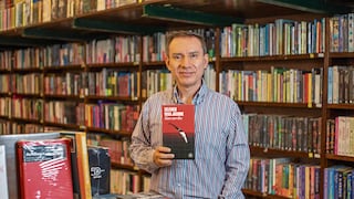 Selenco Vega Jácome, escritor peruano: “La literatura es la vida convertida en acertijo” (Entrevista)