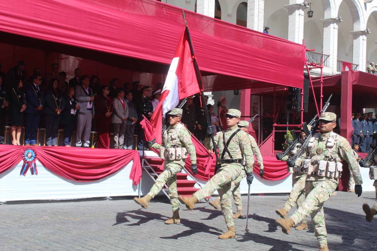 Autoridades saludan a Arequipa en su mes jubilar por el 486.° Aniversario de fundación. (Foto: Yunsu Pariapaza/@photo.gec)