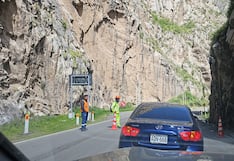 Pase restringido en Carretera Central por caída de enormes rocas en Infiernillo