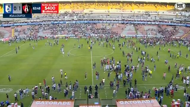 Liga MX: Querétaro vs. Atlas quedó suspendido tras la invasión de los fanáticos a la cancha