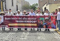 Con un pasacalle en Arequipa reciben el nuevo año escolar que empieza el 17 de marzo (VIDEO)