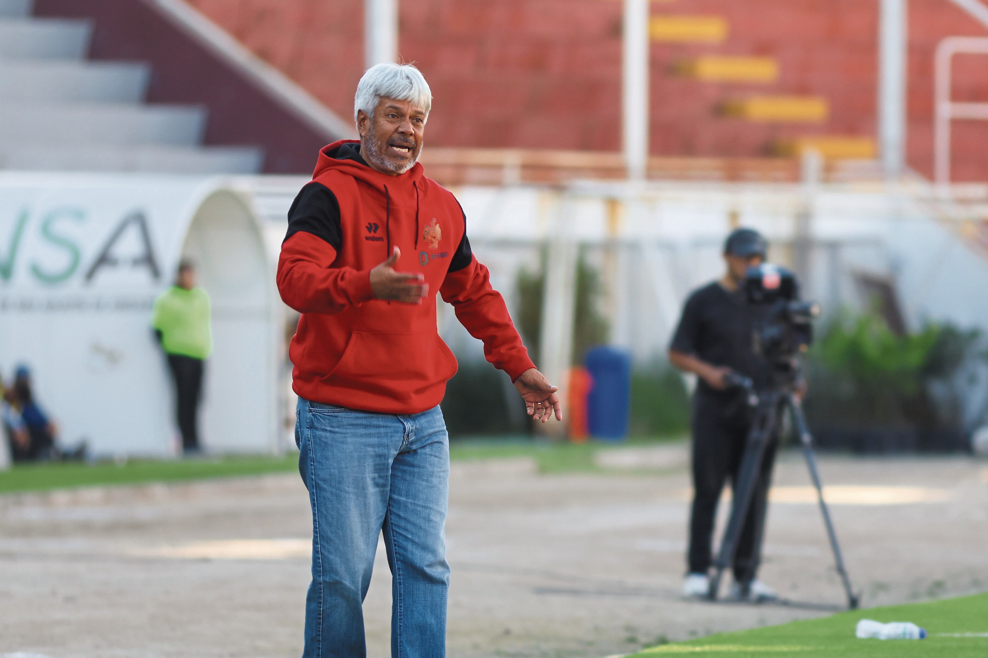 Arequipa, domingo 05 de mayo y del 2024
Partido de fútbol entre FBC Melgar y Sport Boys por la fecha 14 del Torneo Apertura de la Liga 1-2024 en el estadio monumental de la UNSA en Arequipa.
Fotos: Leonardo Cuito/@photo.gec