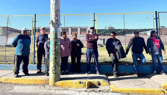 Vecinos de la Urb. 13 de Enero se oponen a obra en campo de fútbol. Foto: Shelly Layme