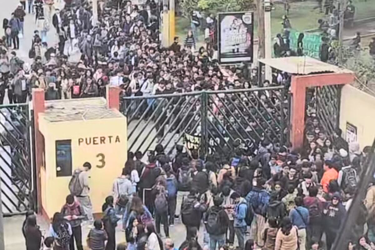 Tensión en San Marcos: elecciones continuarían hoy a las 11:30 a.m. tras noche de disturbios.