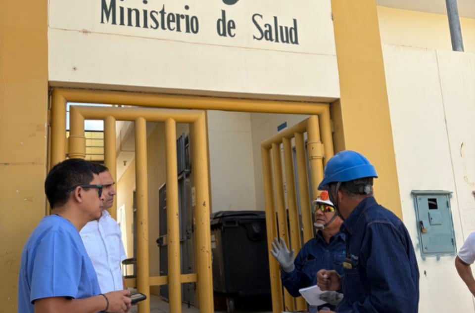 Verifican hospitales y centros de salud.
