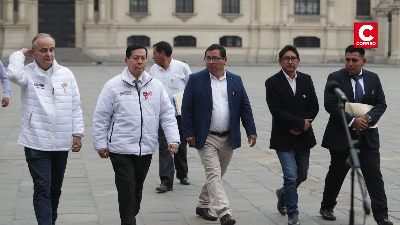 Ministros y dirigentes mineros que estuvieron en la mesa técnica de trabajo. (Fotos: Julio Reaño/@photo.gec)