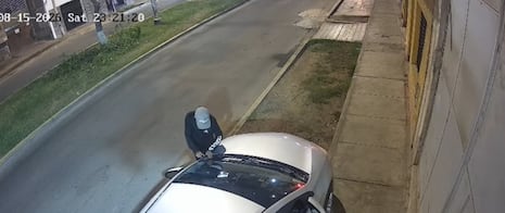 Trujillo: Cámara de seguridad capta a un menor robando autopartes (VIDEO)