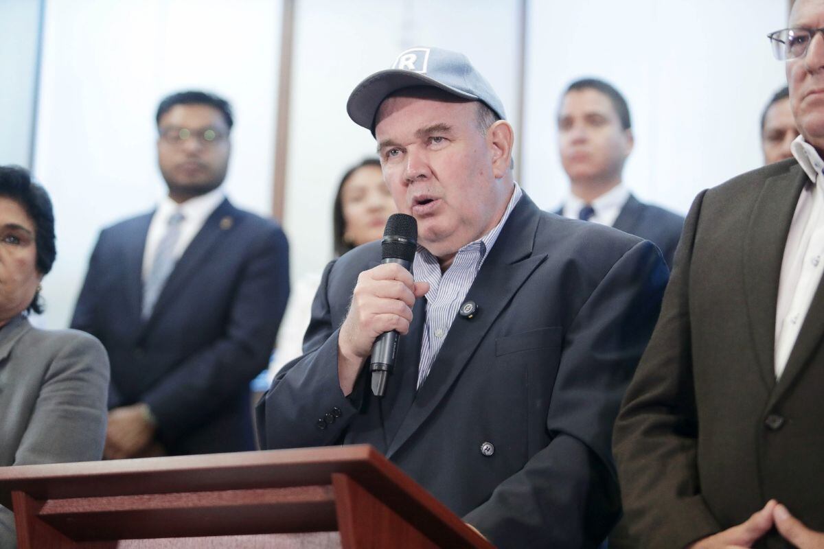 Rafael López Aliaga afirma que Keiko Fujimori evalúa construir cárceles en siete meses
