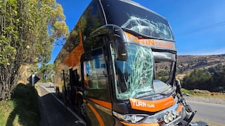 Jauja: bus interprovincial choca contra camión y deja un conductor herido en la Carretera Central