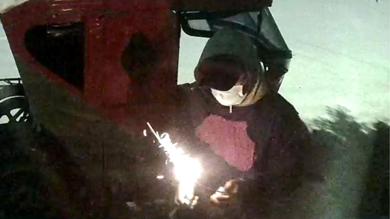 Policía lo captura por rastros de sangre que dejó cuando escapaba de la zona.