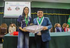 La Libertad: La seleccionada voleibolista Gianella Chanca recibe reconocimiento en La Esperanza