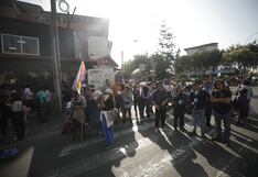 San Borja: Manifestantes y policías se enfrentan en las inmediaciones de la sede del APEC