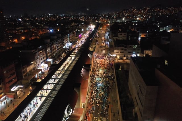 Simpatizantes de partidos llegan a exteriores del Centro de Convenciones por debate presidencial (Foto: Julio Reaño/GEC)