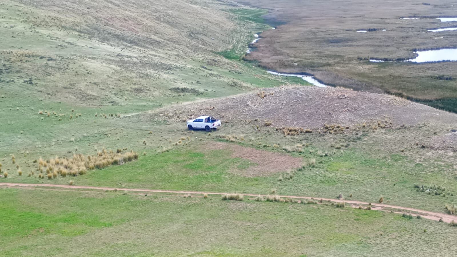 Tras la denuncia, los agentes aplicaron plan cerco, logrando ubicar el vehículo en mención a 10 kilómetros de la comunidad campesina de Alta Gracia en el distrito de San José, provincia de Azángaro.