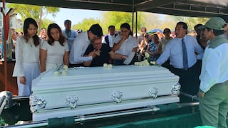 Con gritos de justicia sepultan a docente asesinado en Piura