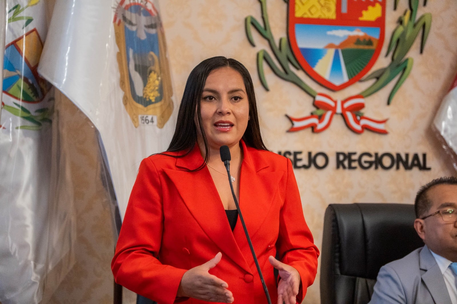 Representante por Julcán anunció que su trabajo estará enfocado en fiscalizar el estado de las vías y atender la crítica situación de la infraestructura educativa en toda la región.