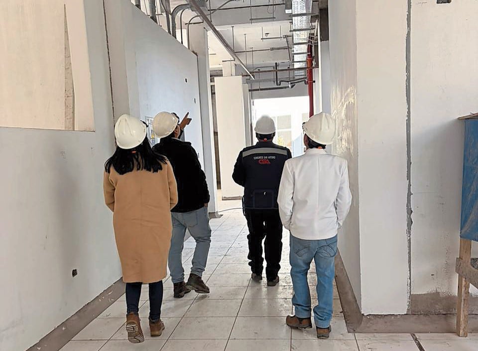 Inspección en el centro de salud de Cabanaconde se realizó el jueves. Foto: GEC.
