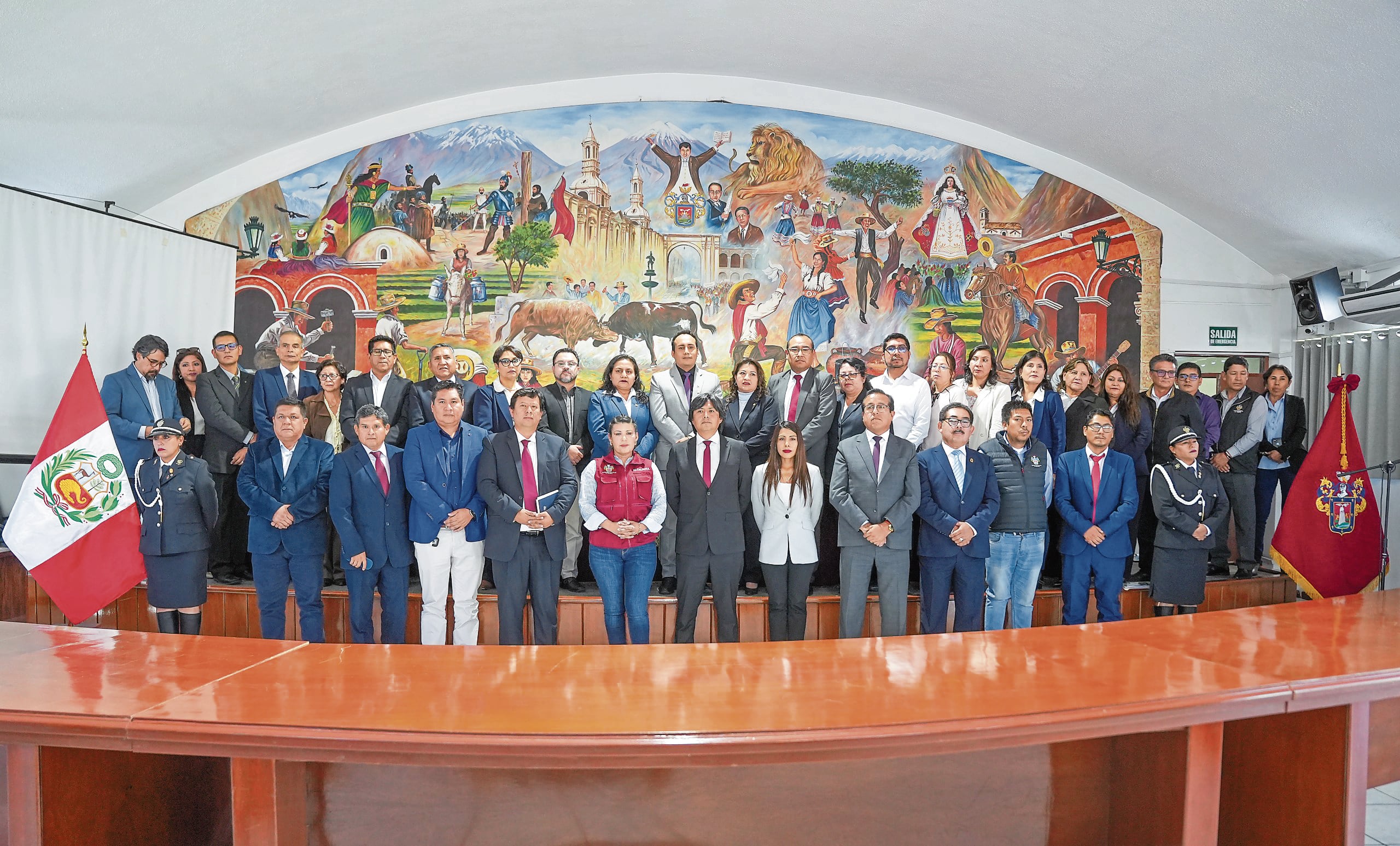 Nuevos gerentes y funcionarios de la alcaldesa de Arequipa, Ruccy Oscco. Foto: Municipalidad Provincial de Arequipa.