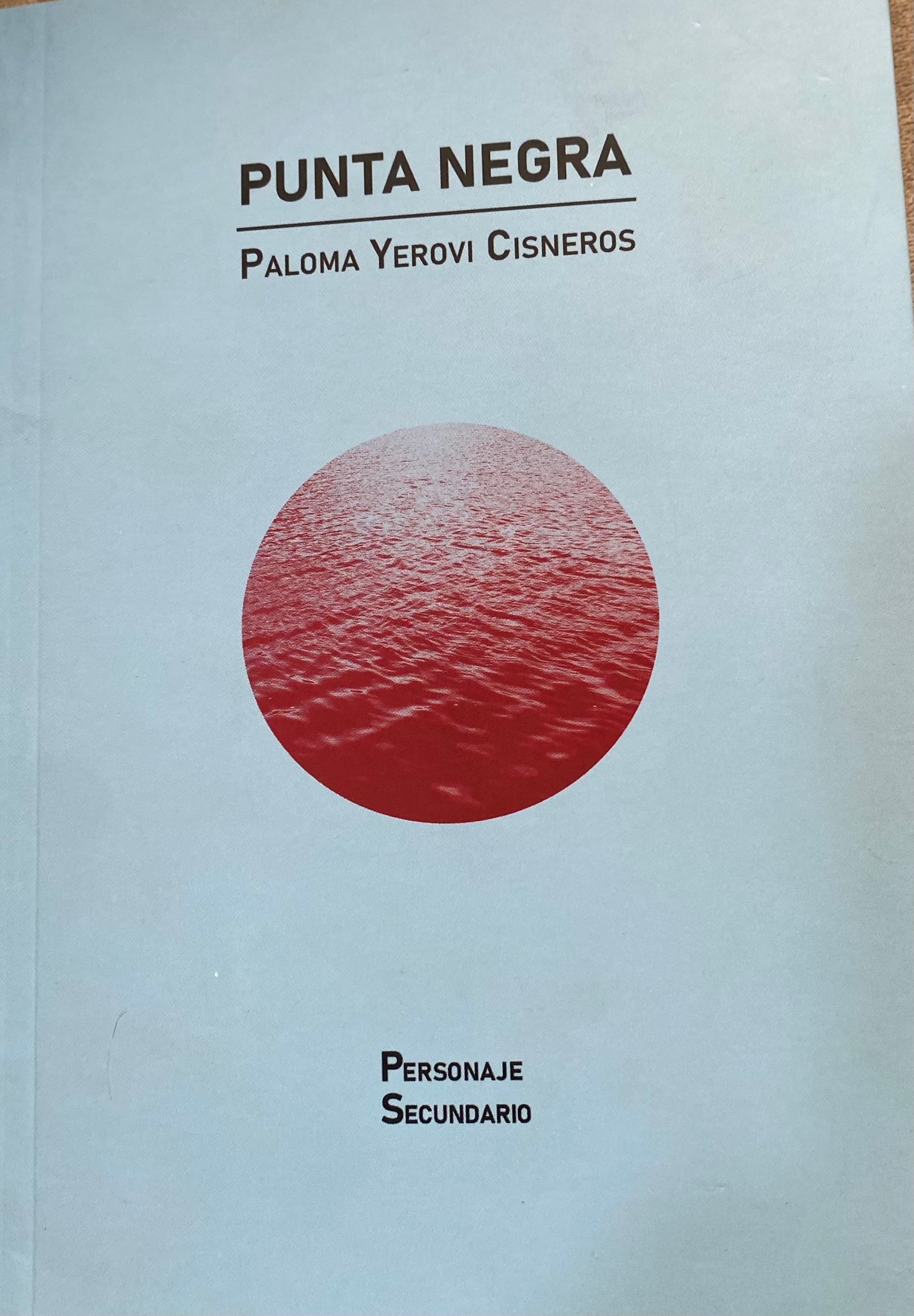 Paloma Yerovi, presenta la segunda edición de su poemario "Punta Negra".