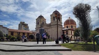 A menos de un mes de Semana Santa hongos deterioran parte de la Catedral de Huancayo