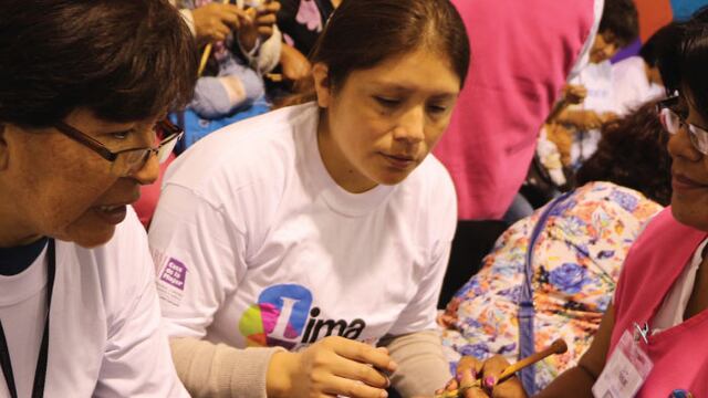 Tejetón 2014: Realizan evento para tejer prendas para niños de zonas altonandinas