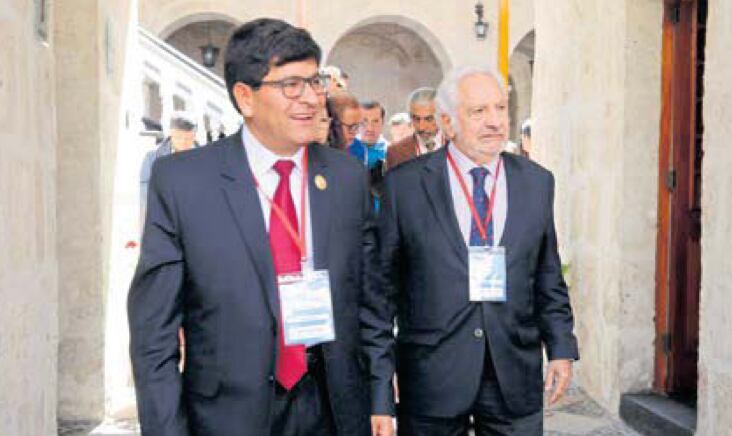 Gobernador regional no acudió a la cita pactada. (Foto: GEC)