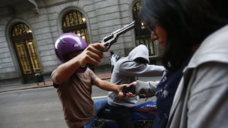 Huancayo: Sujeto en moto amenazan con arma a mujer y se llevan S/50 mil que sacó del banco