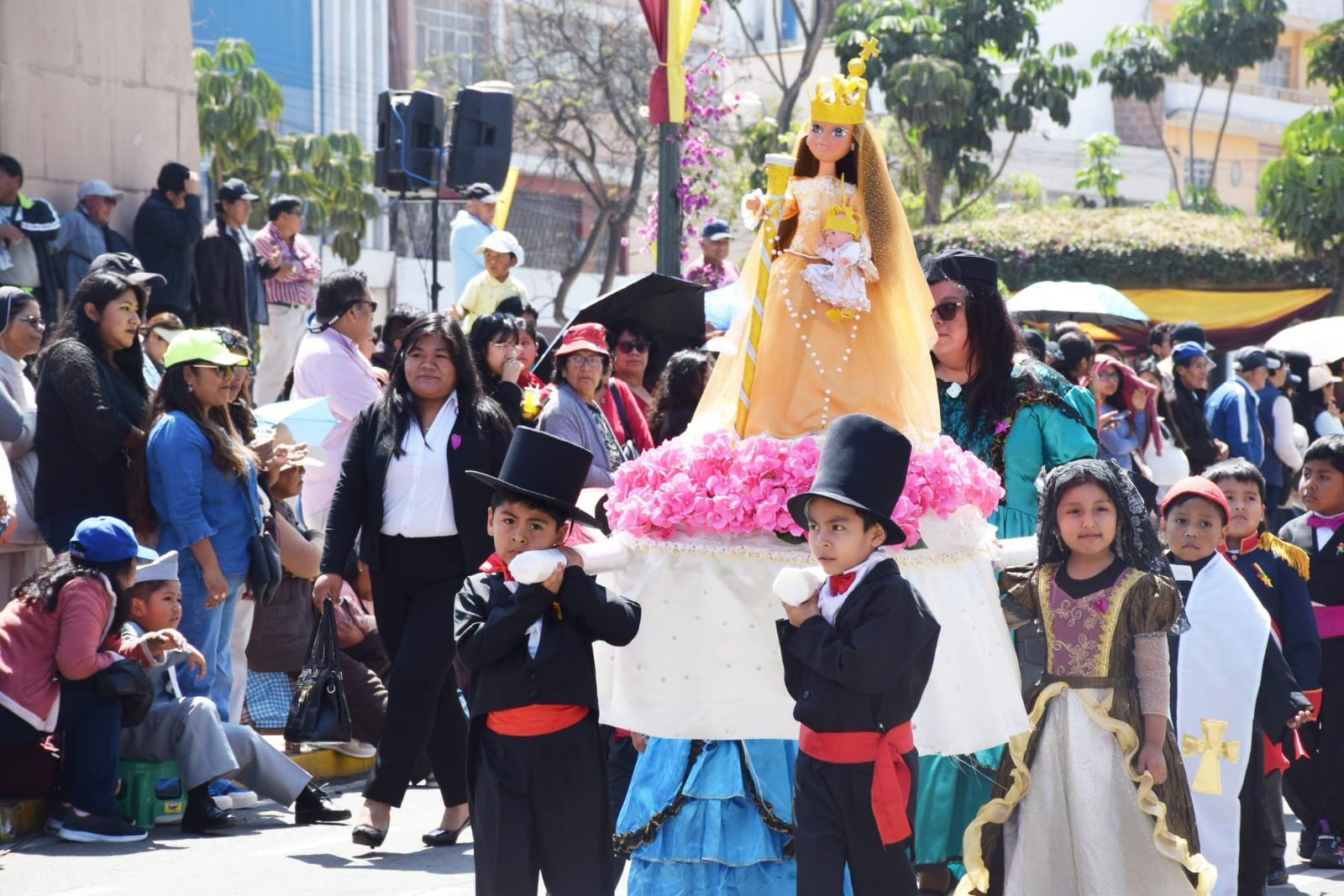 Una típica procesión de la Virgen del Rosario, patrona de Tacna. (Foto: Difusión)