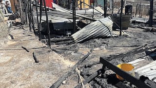 Arequipa: Incendio reduce a escombros tres casas precarias en La Joya
