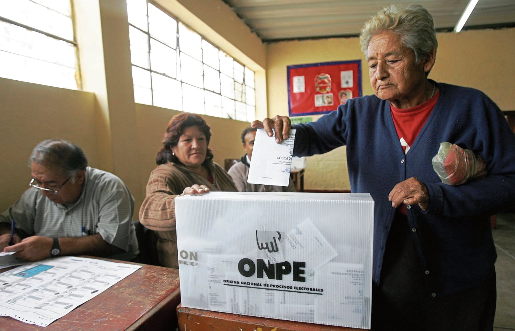 Comicios se realizarán el 12 de abril.