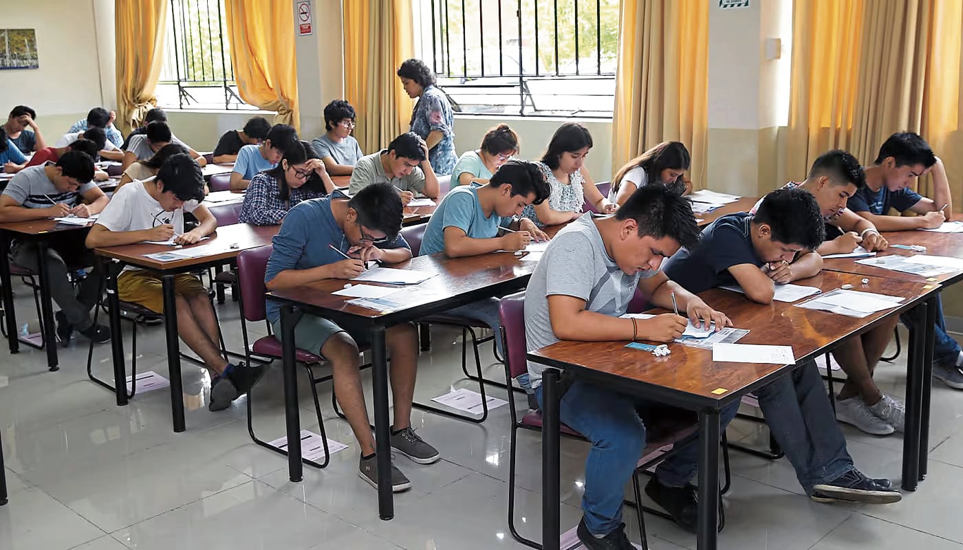 Las instituciones no superaron el proceso de licenciamiento debido a fallas críticas en infraestructura, investigación, plana docente y servicios básicos.