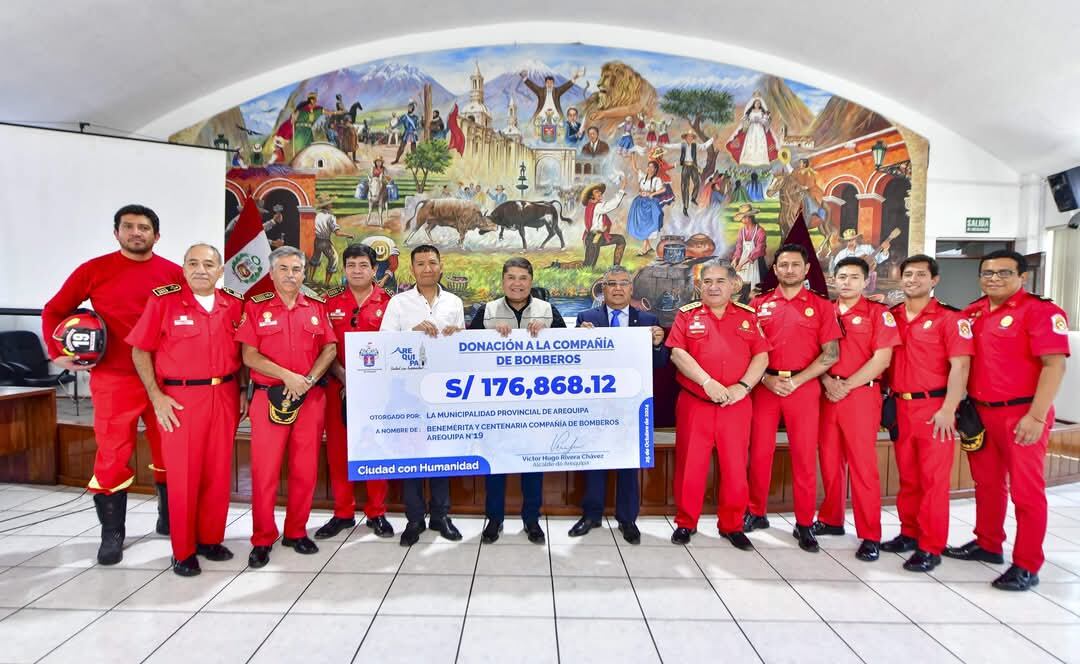 Donación a Compañía de Bomberos de Arequipa se dio en octubre del año pasado. Foto: Difusión.