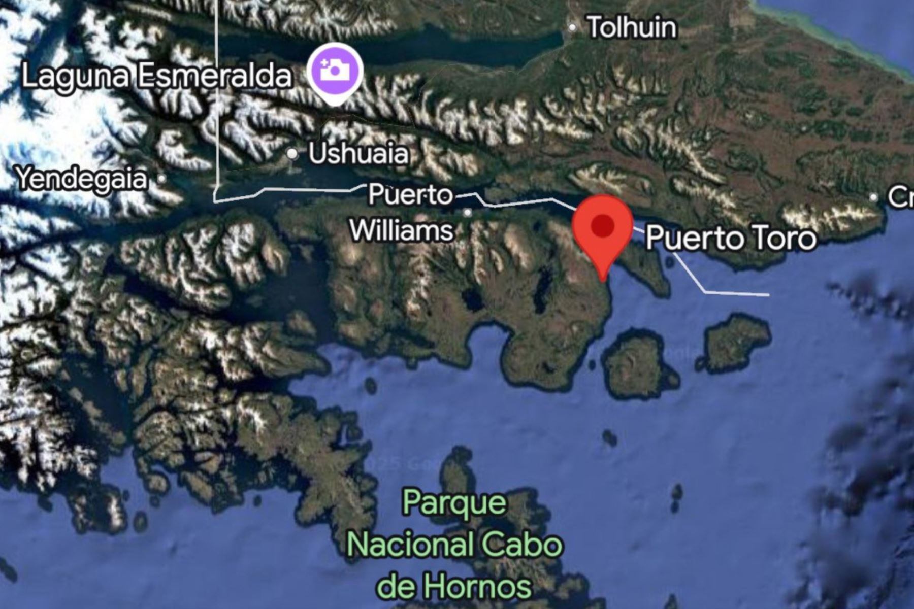 Como parte del protocolo, se inició la evacuación del borde costero en localidades como Puerto Williams y Punta Arenas.