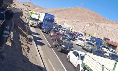 Bloquean la Panamericana Sur en el Km. 48 por falta de agua