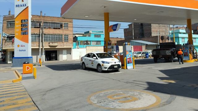 Alza en el costo de combustibles afecta a transportistas de Huancayo