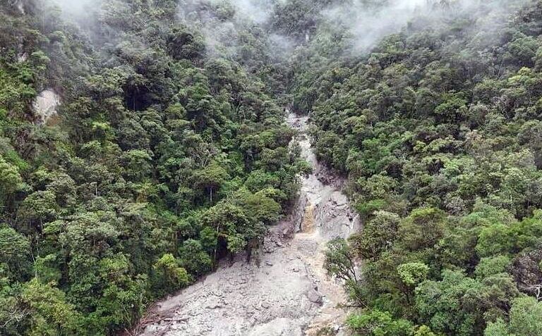 Huaico arrasó vía férrea en Machu Picchu. (Foto: Juan Sequeiros)