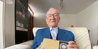 Víctor Alberto Fernández Roig, el locutor deportivo que celebra un siglo de vida