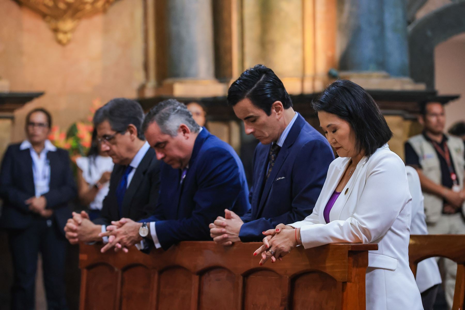 Presidenta de la república participó en la misa por la Nación celebrada en el Santuario de Las Nazarenas y elevó sus oraciones por la pronta recuperación del papa León XIV Foto: ANDINA/Prensa Presidencia