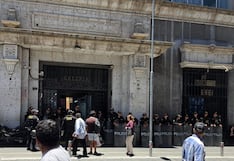 Detienen a mujeres por presunta falsificación de documentos en galería de Arequipa