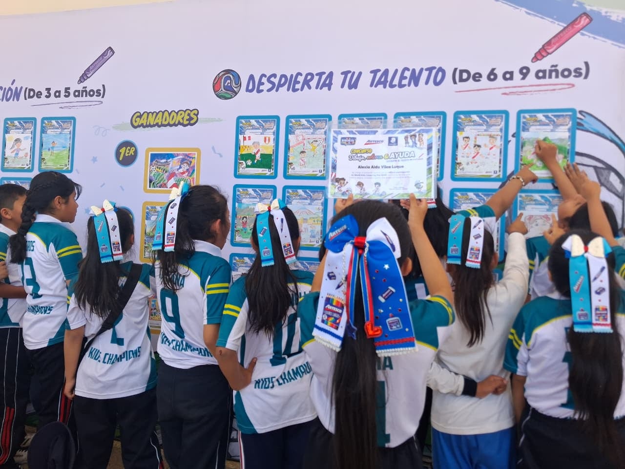 Exposición del concurso “Dibuja, Colorea y Ayuda 2026” llega a Arequipa (Foto: Flor Barrios/@photo.gec)