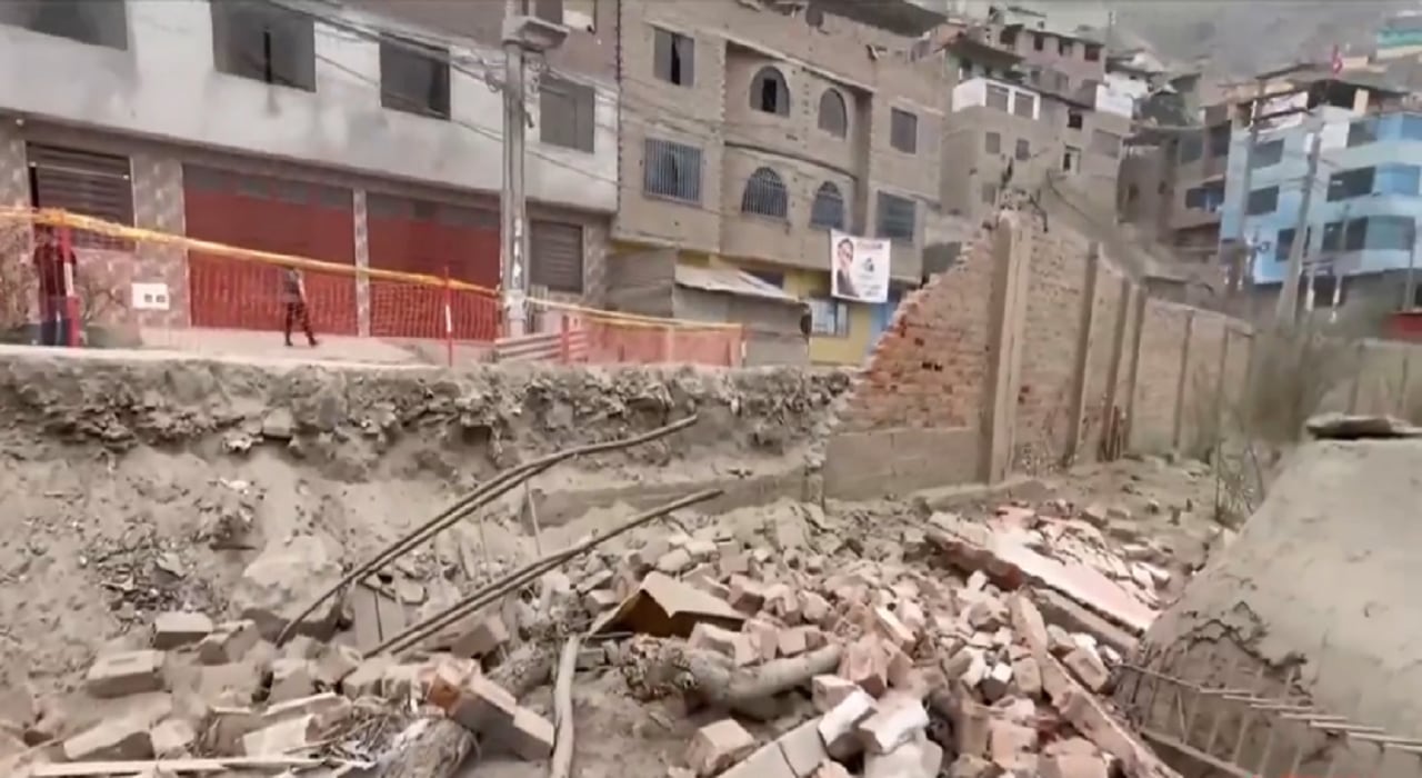 Ate: Más de 150 escolares en peligro tras derrumbe de muro en colegio de Santa Clara