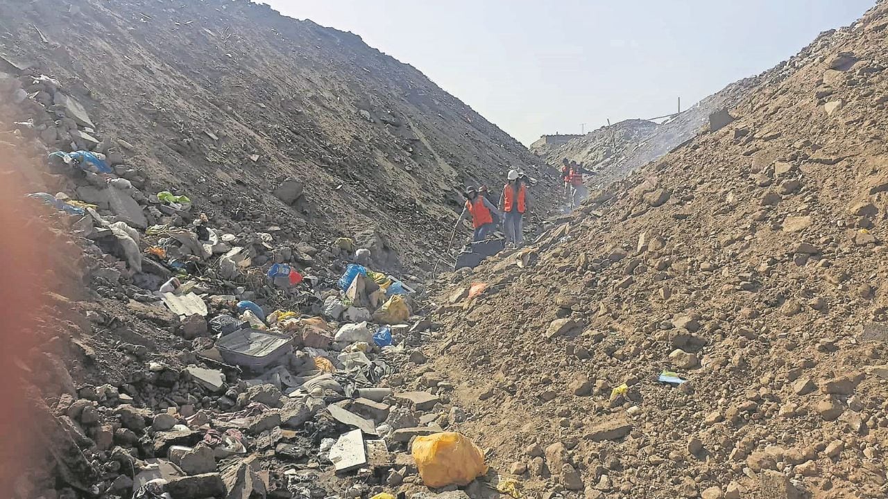 Representantes de Defensa Civil del GORE denunciaron que traficantes de tierras vinculados a bandas criminales están detrás de este grave hecho.