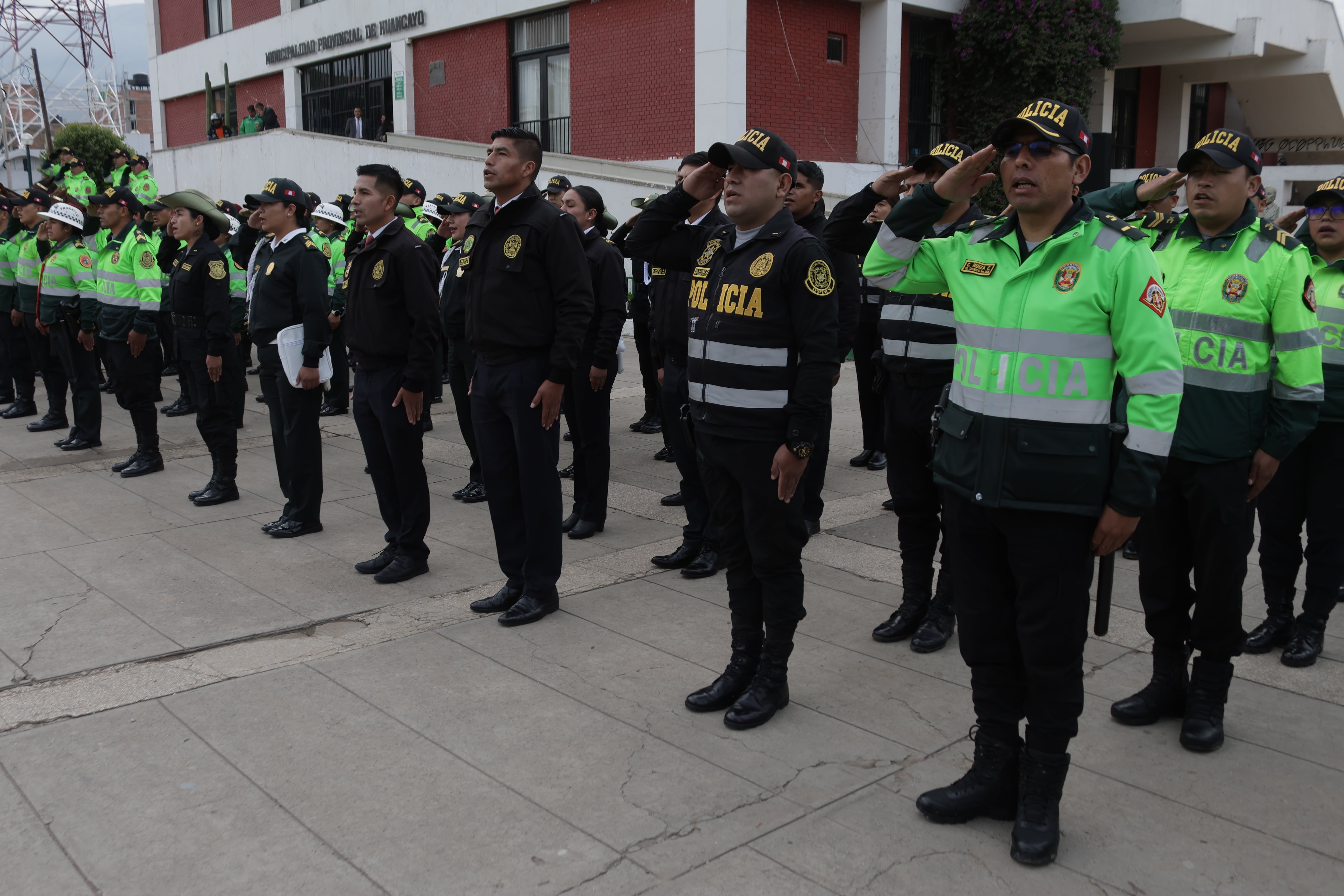 Más de 4 mil agentes de la PNP, Ejército y FAP garantizan seguridad de 941 mil 614 electores en Junín
